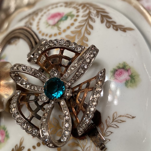 Sterling Mazer bracelet w/green rhinestone in center of flower 6 3/4” Vintage - Picture 8 of 17